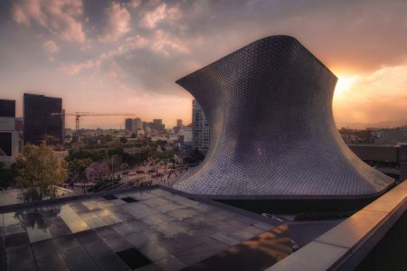 Espacios que narran: La evolución y el impacto de la arquitectura expositiva en los museos contemporáneos