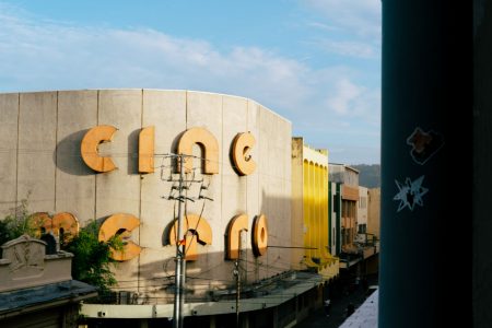 El cine chileno como archivo vivo: Memoria, arquitectura y paisaje en la pantalla grande