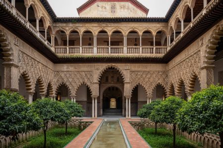 Reflejos de la humanidad en la piedra: Un viaje por la historia de la arquitectura