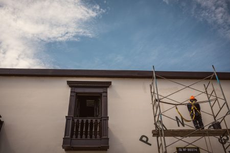 El arte de resucitar la memoria: La restauración de edificios patrimoniales en Chile y su impacto cultural