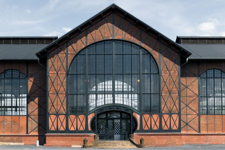 La renacida piel del acero: El auge y valor de la arquitectura industrial reconvertida