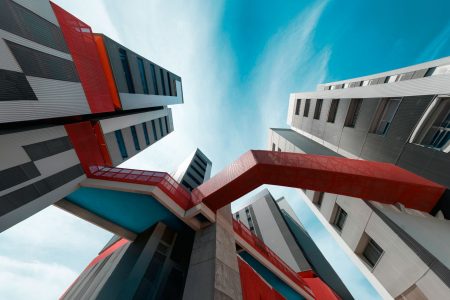 La Poética del Espacio Construido: El Arte y la Memoria en la Fotografía Arquitectónica