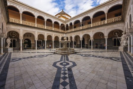 El habitar humano a través del tiempo: Un viaje por la historia de la arquitectura mundial y su legado