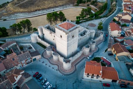 El alma de las piedras y el viento: Patrimonio arquitectónico e identidad cultural en Chile