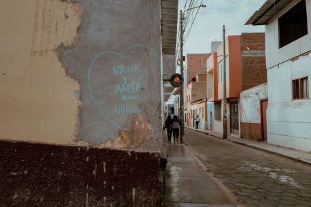 El lienzo de la ciudad: Arte, arquitectura y la redefinición del espacio público