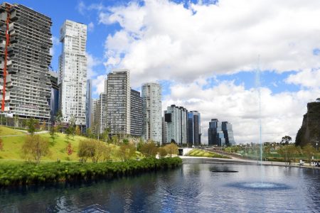 La poética del verde: Paisajismo, arquitectura y cultura en la trama urbana contemporánea