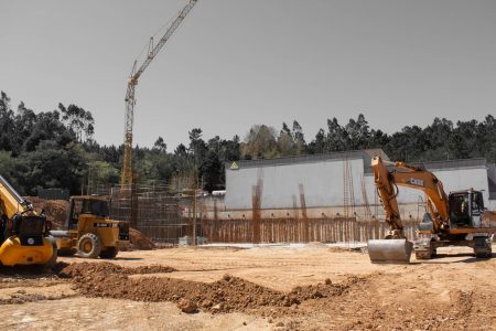 La poética de la materia: arquitectura, territorio e identidad constructiva en el paisaje chileno