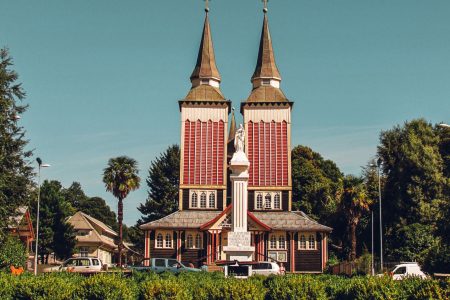 Espacio, fe y patrimonio: La evolución de la arquitectura religiosa en Chile