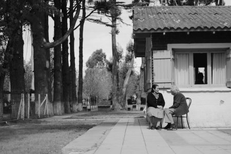 El celuloide como espejo de la memoria: Cine chileno y la salvaguarda del patrimonio visual