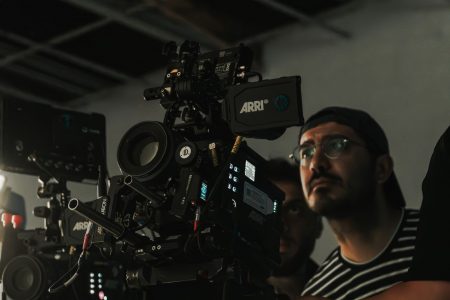 Luces, sombras y memoria: El cine chileno como guardián del patrimonio visual y arquitectónico