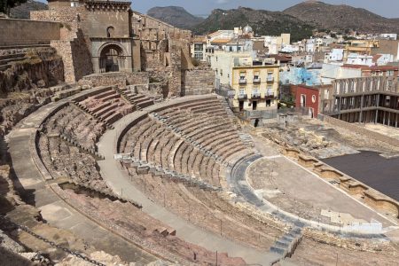 Rescatar la Memoria Viva: Desafíos, Arte y Filosofía en la Restauración del Patrimonio Arquitectónico en Chile