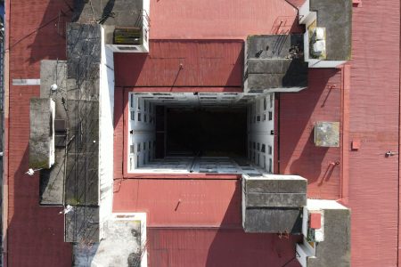 El lienzo de hormigón: Cómo el muralismo y el arte urbano redefinen la arquitectura y la identidad cultural